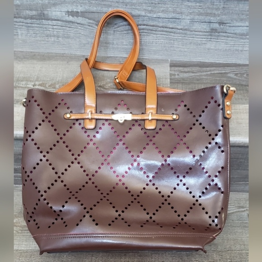 Dark brown large tote bag, in neutral brown